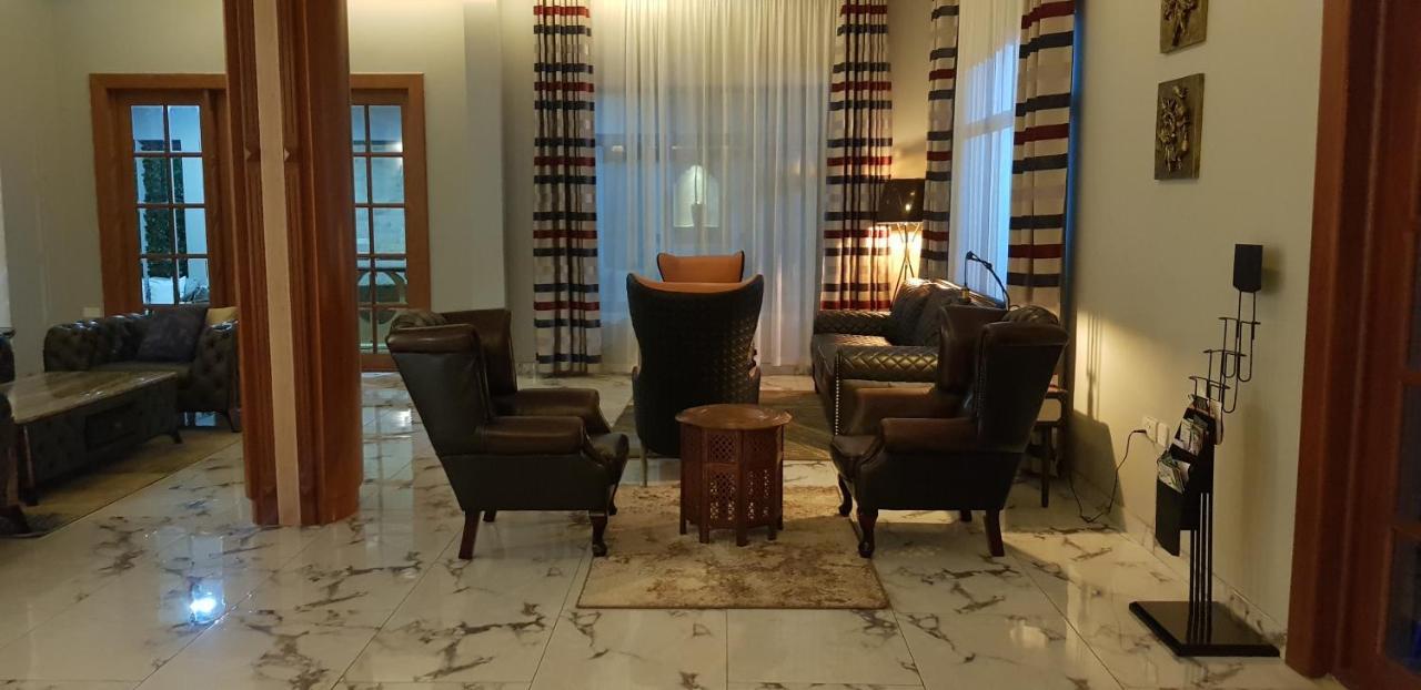 ארושה Silver Palm Hotel מראה חיצוני תמונה